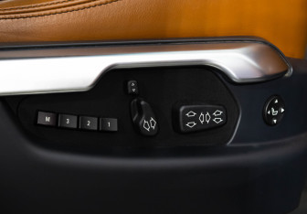 Подержанный автомобиль Land Rover Range Rover 2010 года (35 фото)