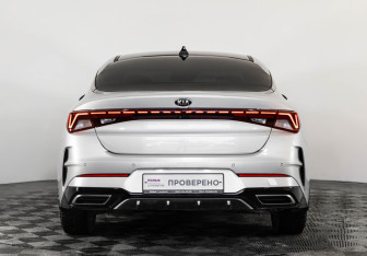 Подержанный автомобиль Kia K5 2021 года (7 фото)