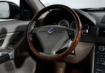 Подержанный автомобиль Volvo XC90 2011 года (16 фото)