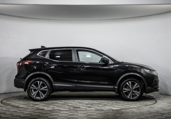 Подержанный автомобиль Nissan Qashqai 2021 года (4 фото)