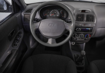 Подержанный автомобиль Hyundai Accent Sedan 2008 года (10 фото)