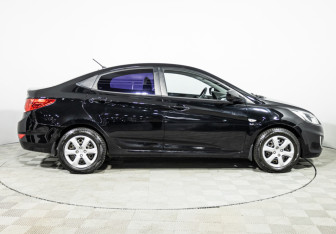 Подержанный автомобиль Hyundai Solaris Sedan 2012 года (4 фото)