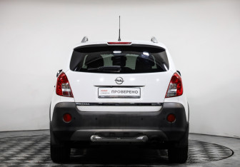 Подержанный автомобиль Opel Antara 2014 года (6 фото)