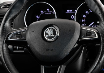 Подержанный автомобиль Skoda Yeti 2015 года (11 фото)
