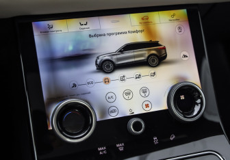 Подержанный автомобиль Land Rover Range Rover Velar 2019 года (19 фото)