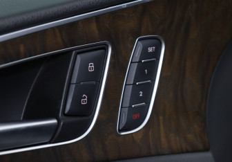 Подержанный автомобиль Audi A6 Sedan 2012 года (22 фото)