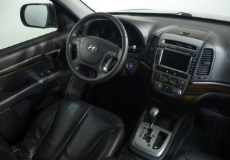 Подержанный автомобиль Hyundai Santa Fe 2011 года (8 фото)