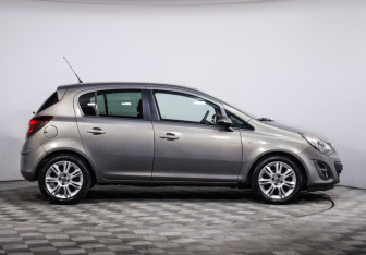 Подержанный автомобиль Opel Corsa 2013 года (4 фото)