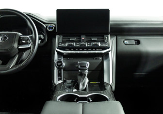 Подержанный автомобиль Toyota Land Cruiser Suv 2021 года (14 фото)