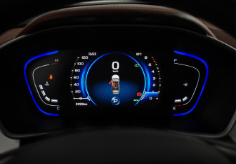 Подержанный автомобиль Geely Coolray 2022 года (19 фото)