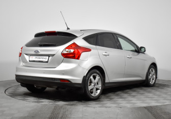 Подержанный автомобиль Ford Focus Hatchback 2013 года (5 фото)