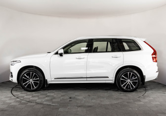 Подержанный автомобиль Volvo XC90 2019 года (9 фото)