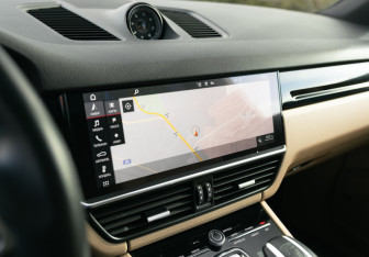 Подержанный автомобиль Porsche Cayenne 2020 года (32 фото)