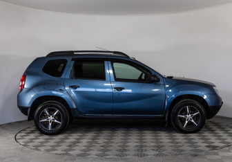 Подержанный автомобиль Renault Duster 2014 года (4 фото)