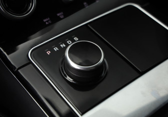 Подержанный автомобиль Land Rover Range Rover Velar 2018 года (20 фото)