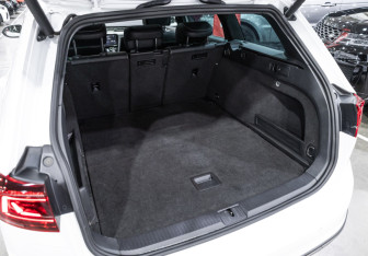 Подержанный автомобиль Volkswagen Passat Wagon 2019 года (36 фото)