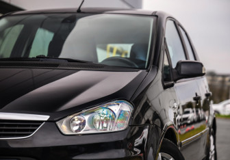Подержанный автомобиль Ford C-MAX 2008 года (2 фото)