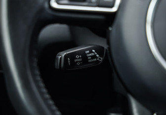 Подержанный автомобиль Audi Q3 2017 года (23 фото)