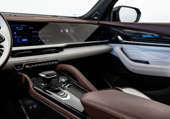 Подержанный автомобиль Geely Monjaro 2022 года (18 фото)