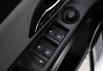 Подержанный автомобиль Chevrolet Cruze Sedan 2012 года (10 фото)