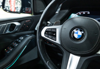 Подержанный автомобиль BMW X7 2021 года (15 фото)