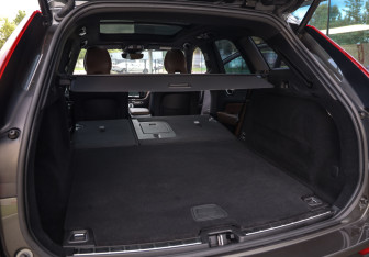 Подержанный автомобиль Volvo XC60 2021 года (38 фото)