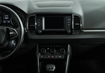 Подержанный автомобиль Skoda Karoq 2021 года (14 фото)