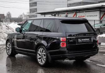 Подержанный автомобиль Land Rover Range Rover 2018 года (8 фото)