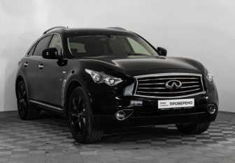 Подержанный автомобиль Infiniti QX70 2015 года (3 фото)