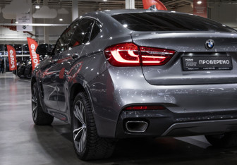 Подержанный автомобиль BMW X6 2017 года (10 фото)