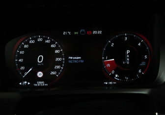 Подержанный автомобиль Volvo XC90 2019 года (12 фото)