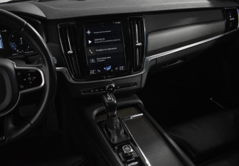 Подержанный автомобиль Volvo V90 Cross Country 2018 года (22 фото)