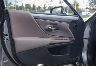 Новый Lexus ES 2025 (15 фото)