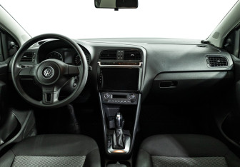 Подержанный автомобиль Volkswagen Polo Hatchback 2012 года (13 фото)
