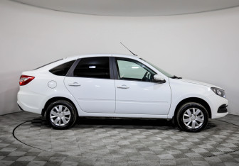 Подержанный автомобиль LADA (ВАЗ) Granta Hatchback 2022 года (4 фото)