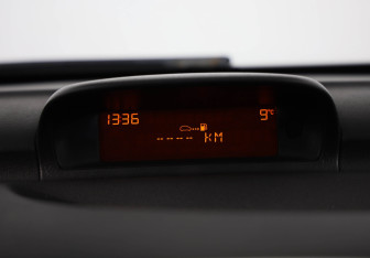 Подержанный автомобиль Peugeot 307 Hatchback 2007 года (14 фото)