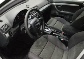 Подержанный автомобиль Audi A4 Sedan 2007 года (10 фото)