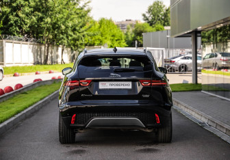 Подержанный автомобиль Jaguar E-Pace 2019 года (40 фото)