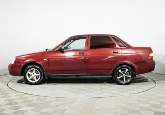 Подержанный автомобиль LADA (ВАЗ) Priora Sedan 2007 года (8 фото)