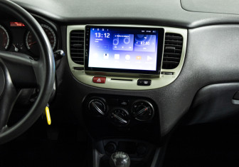Подержанный автомобиль Kia Rio Sedan 2011 года (14 фото)