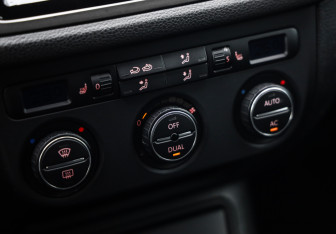Подержанный автомобиль Volkswagen Tiguan 2008 года (15 фото)
