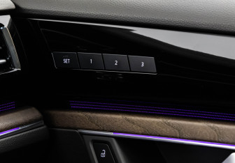 Подержанный автомобиль Volkswagen Touareg 2018 года (25 фото)