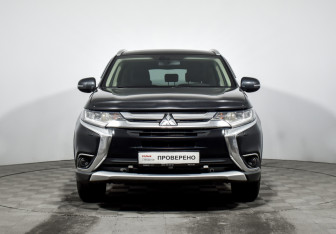 Подержанный автомобиль Mitsubishi Outlander 2015 года (2 фото)