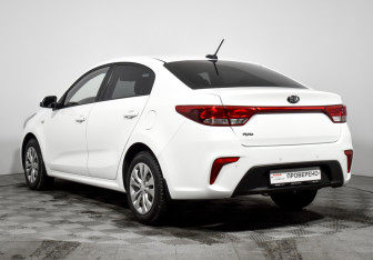 Подержанный автомобиль Kia Rio Sedan 2017 года (7 фото)