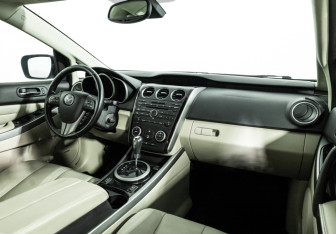 Подержанный автомобиль Mazda CX-7 2010 года (9 фото)