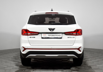 Подержанный автомобиль Jetta VS7 2023 года (6 фото)