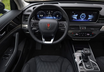 Подержанный автомобиль Hongqi HS5 2024 года (11 фото)