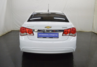 Подержанный автомобиль Chevrolet Cruze Sedan 2013 года (6 фото)