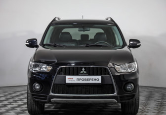 Подержанный автомобиль Mitsubishi Outlander 2011 года (2 фото)