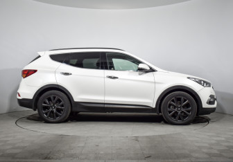 Подержанный автомобиль Hyundai Santa Fe 2015 года (4 фото)